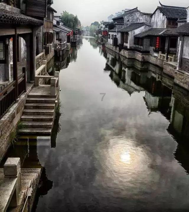 家里头的老人还没安葬孙女可以办婚礼吗？游戏画面
